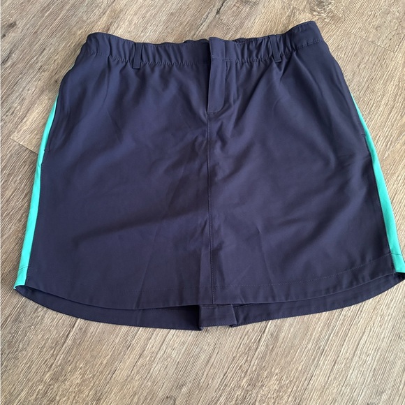 Under Armour Ladies Golf Skort.  Washed and worn once. - Picture 2 of 7